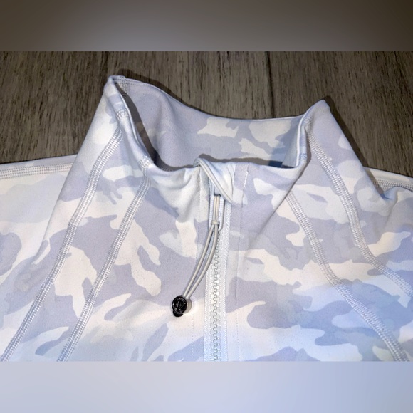 Lululemon Define Jacket Luxtreme
Incognito Camo Jacquard Alpine White Starlight - Picture 8 of 14